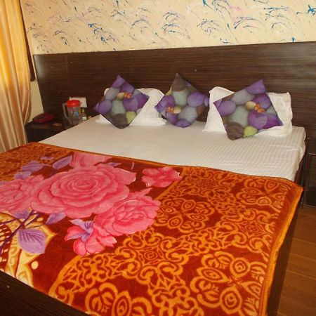 מוסורי Hotel Brite Star מראה חיצוני תמונה