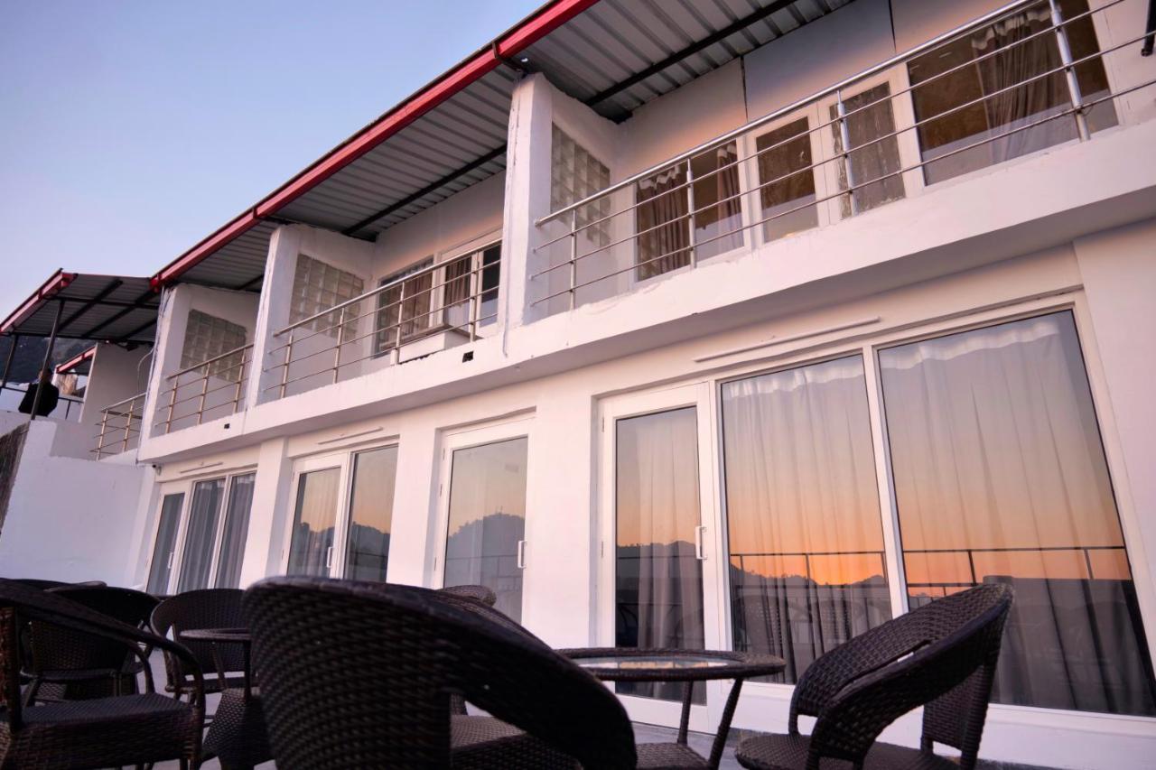 מוסורי Hotel Brite Star מראה חיצוני תמונה
