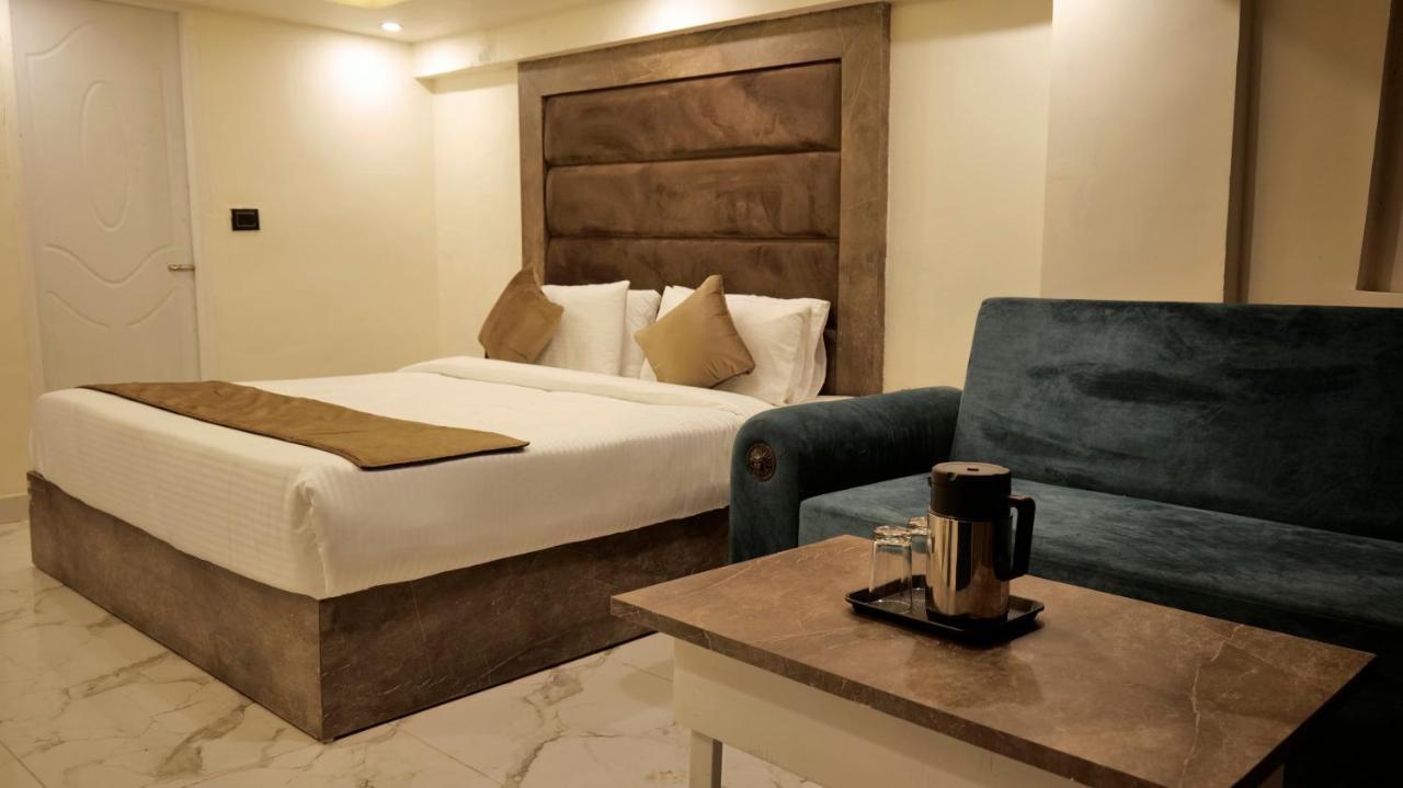 מוסורי Hotel Brite Star מראה חיצוני תמונה