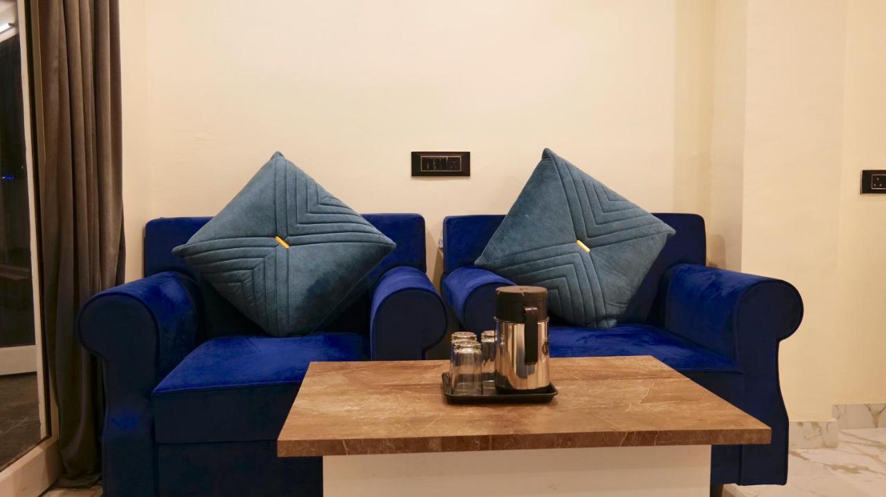 מוסורי Hotel Brite Star מראה חיצוני תמונה