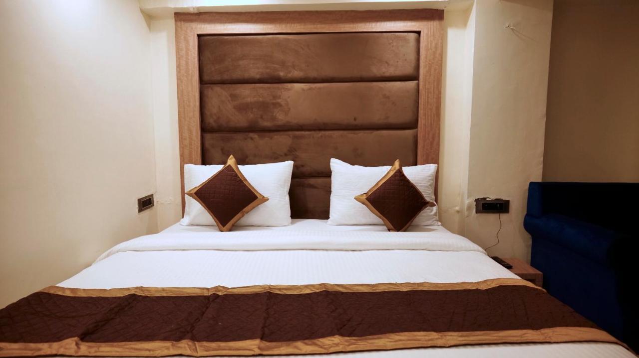 מוסורי Hotel Brite Star מראה חיצוני תמונה