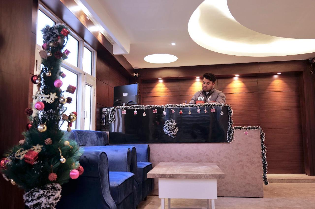 מוסורי Hotel Brite Star מראה חיצוני תמונה