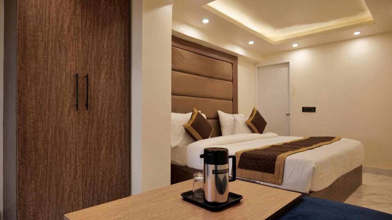 מוסורי Hotel Brite Star מראה חיצוני תמונה