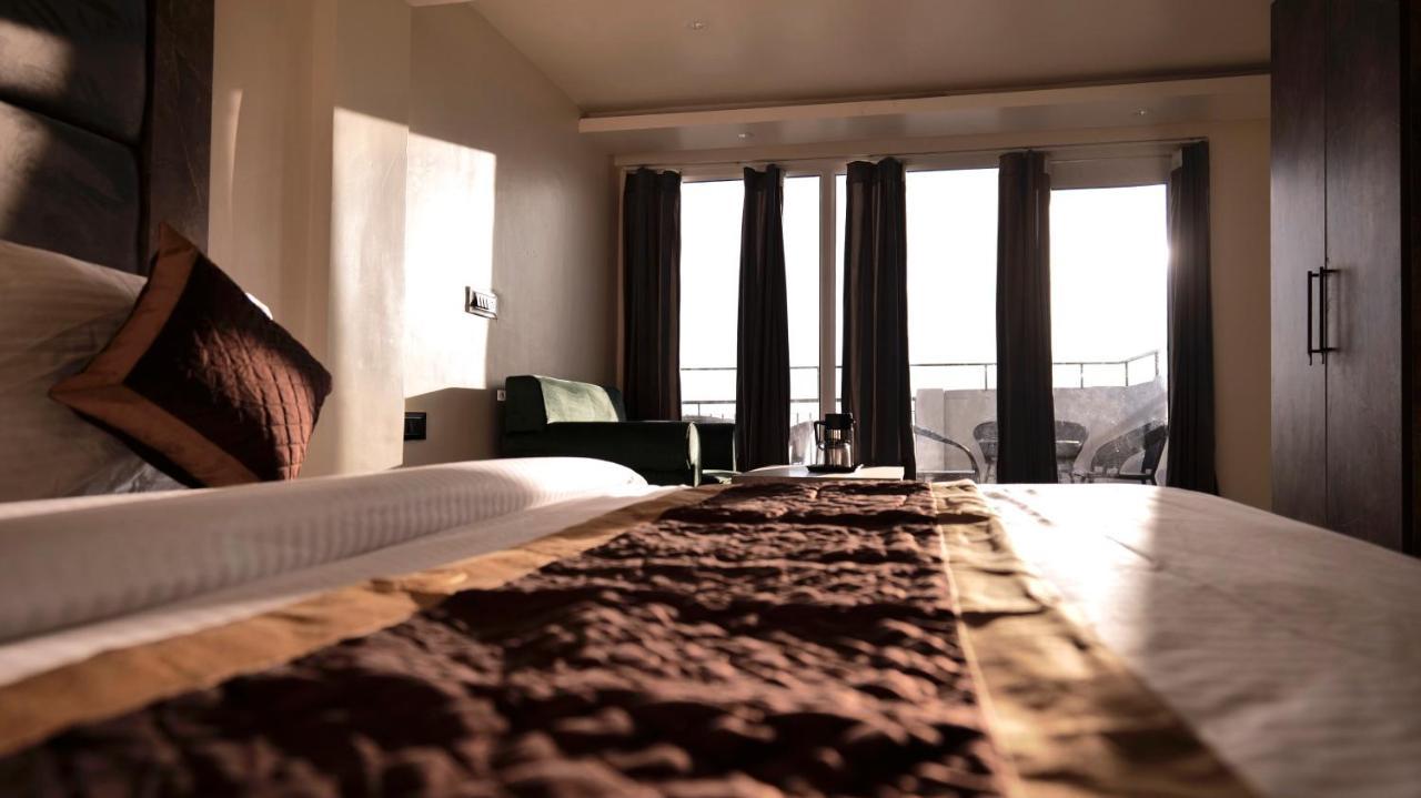 מוסורי Hotel Brite Star מראה חיצוני תמונה