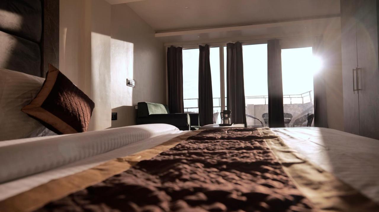 מוסורי Hotel Brite Star מראה חיצוני תמונה