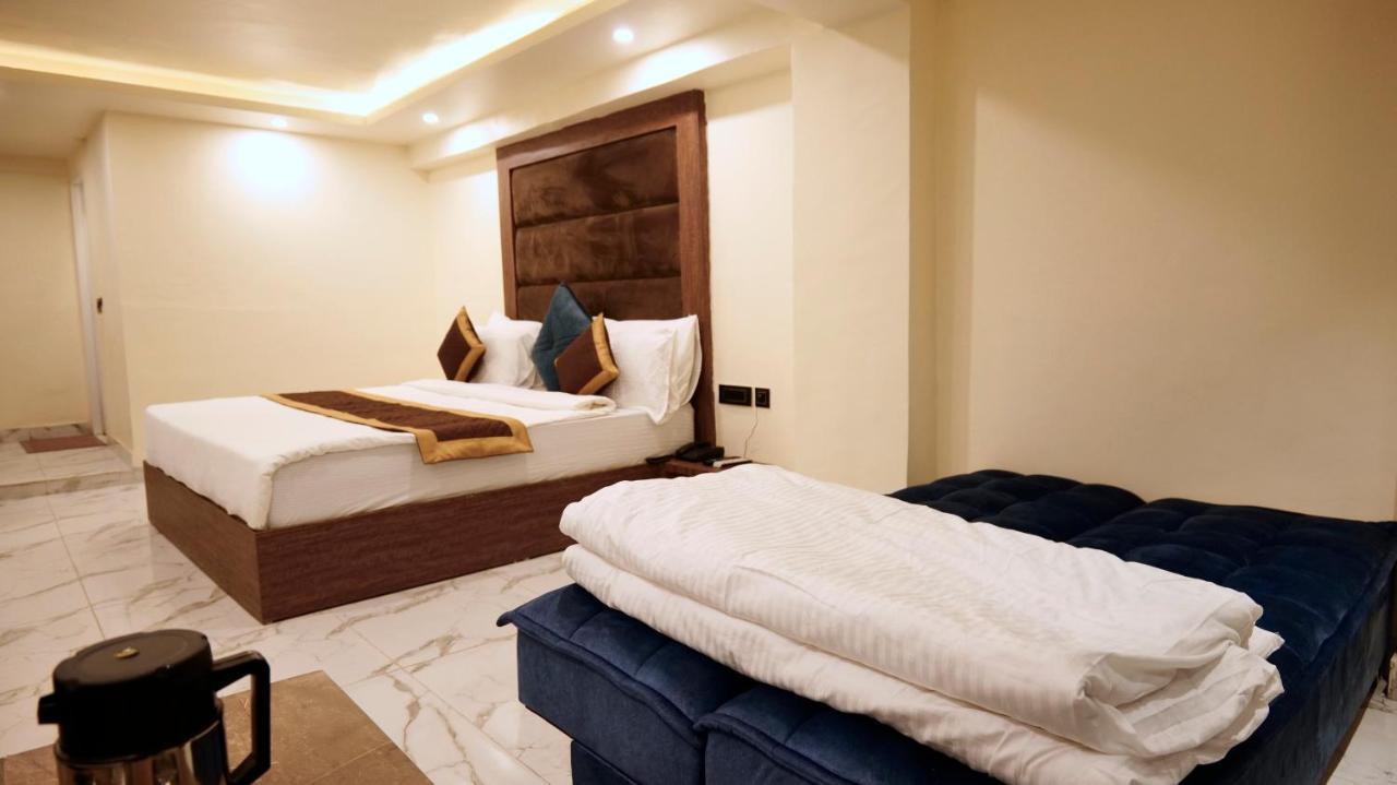 מוסורי Hotel Brite Star מראה חיצוני תמונה