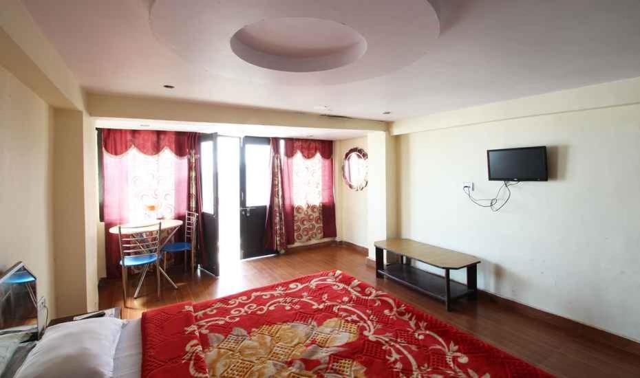 מוסורי Hotel Brite Star מראה חיצוני תמונה