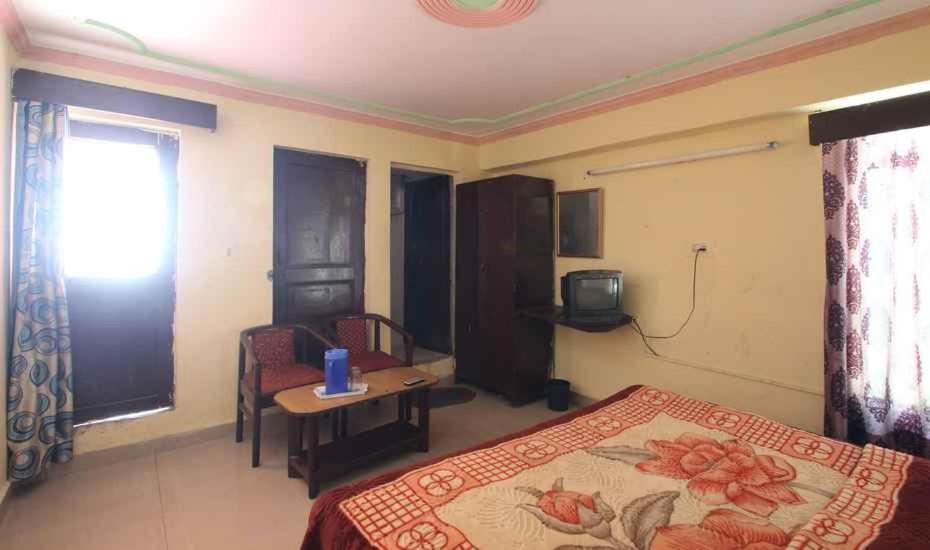 מוסורי Hotel Brite Star מראה חיצוני תמונה